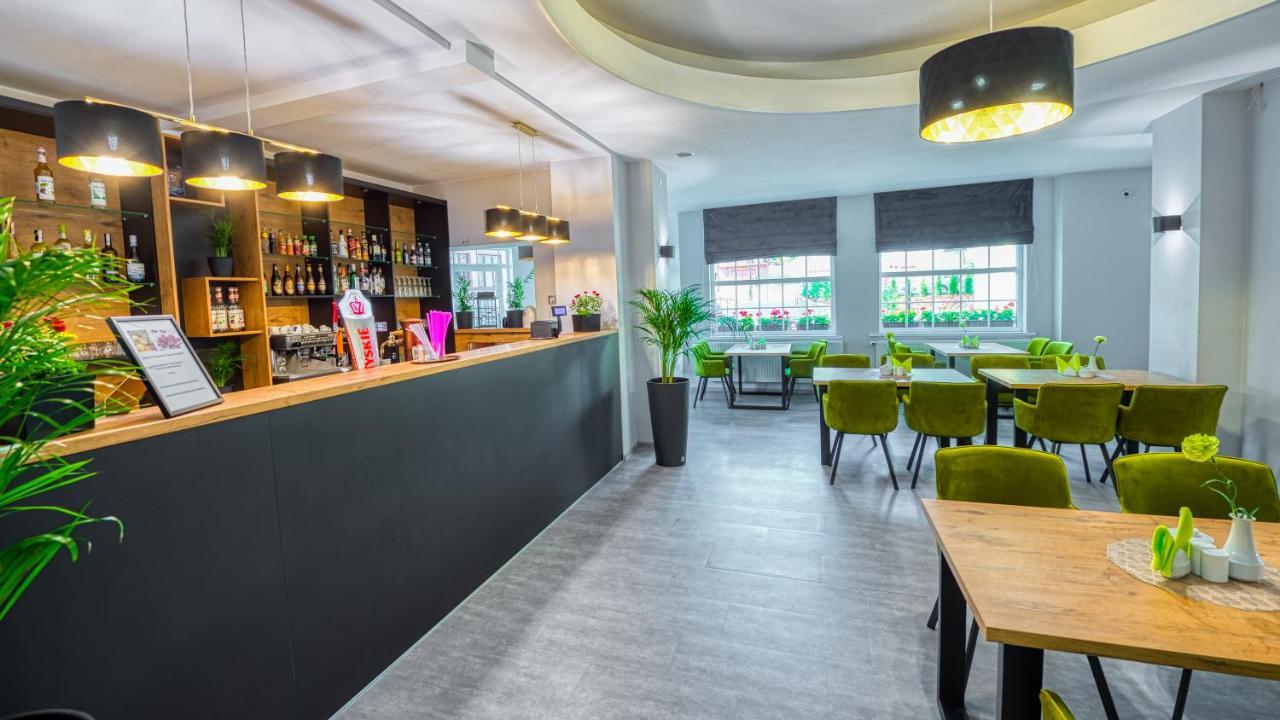 Hotel Krysztal Świeradów-Zdrój Buitenkant foto