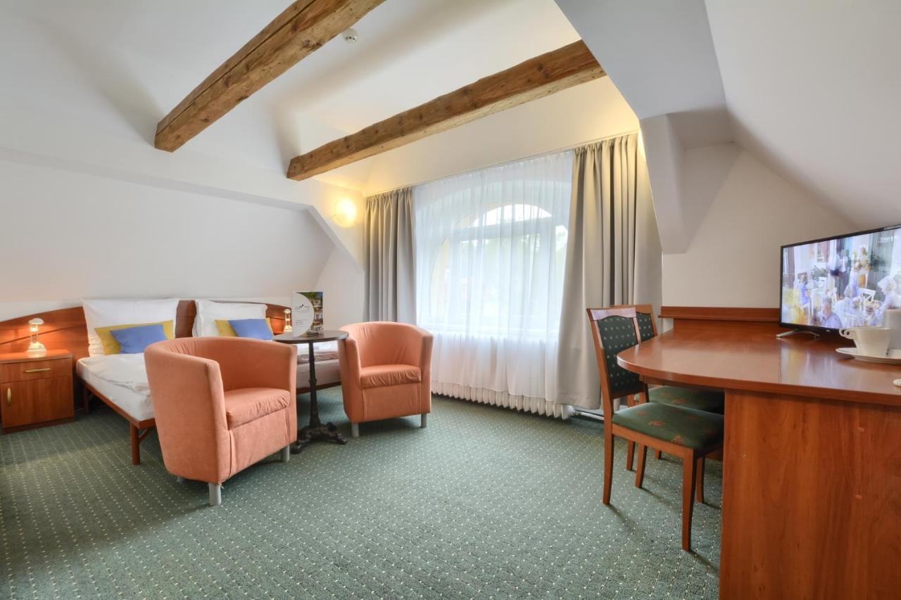 Hotel Krysztal Świeradów-Zdrój Buitenkant foto