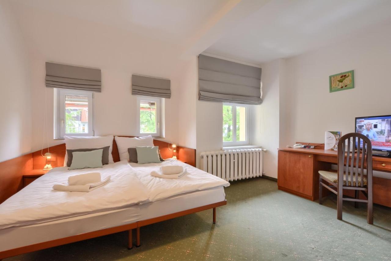 Hotel Krysztal Świeradów-Zdrój Buitenkant foto
