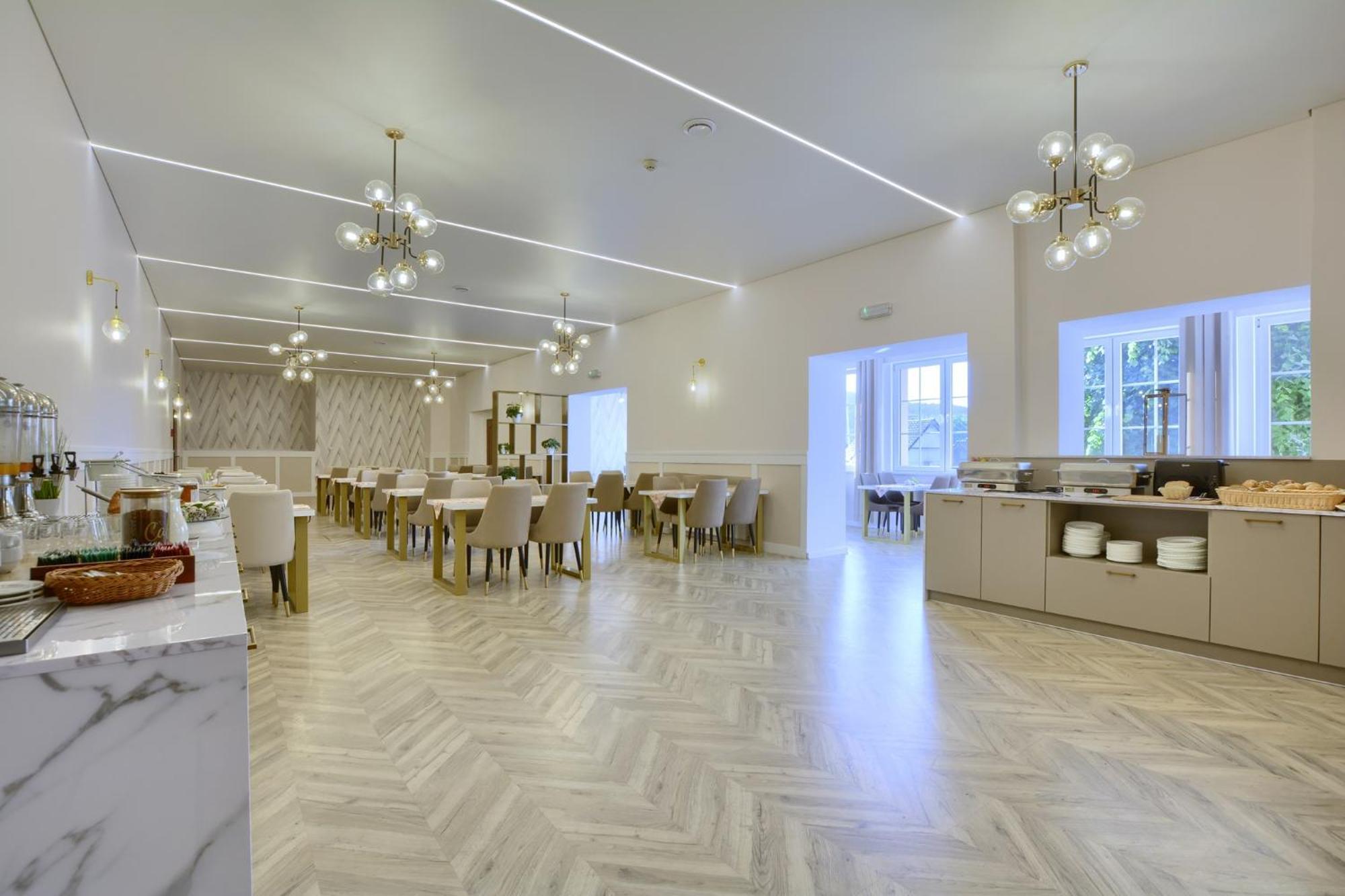Hotel Krysztal Świeradów-Zdrój Buitenkant foto